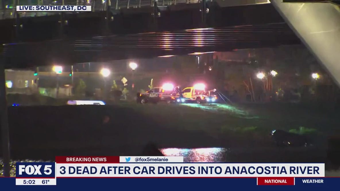 3 dead after car plunges into Anacostia River